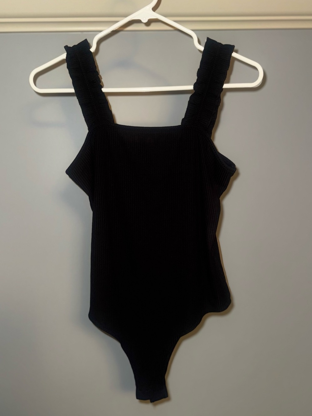 🖤✨ Black Snap Bottom Bodysuit Womens Size Large Sleek Fitted Top ✨🖤